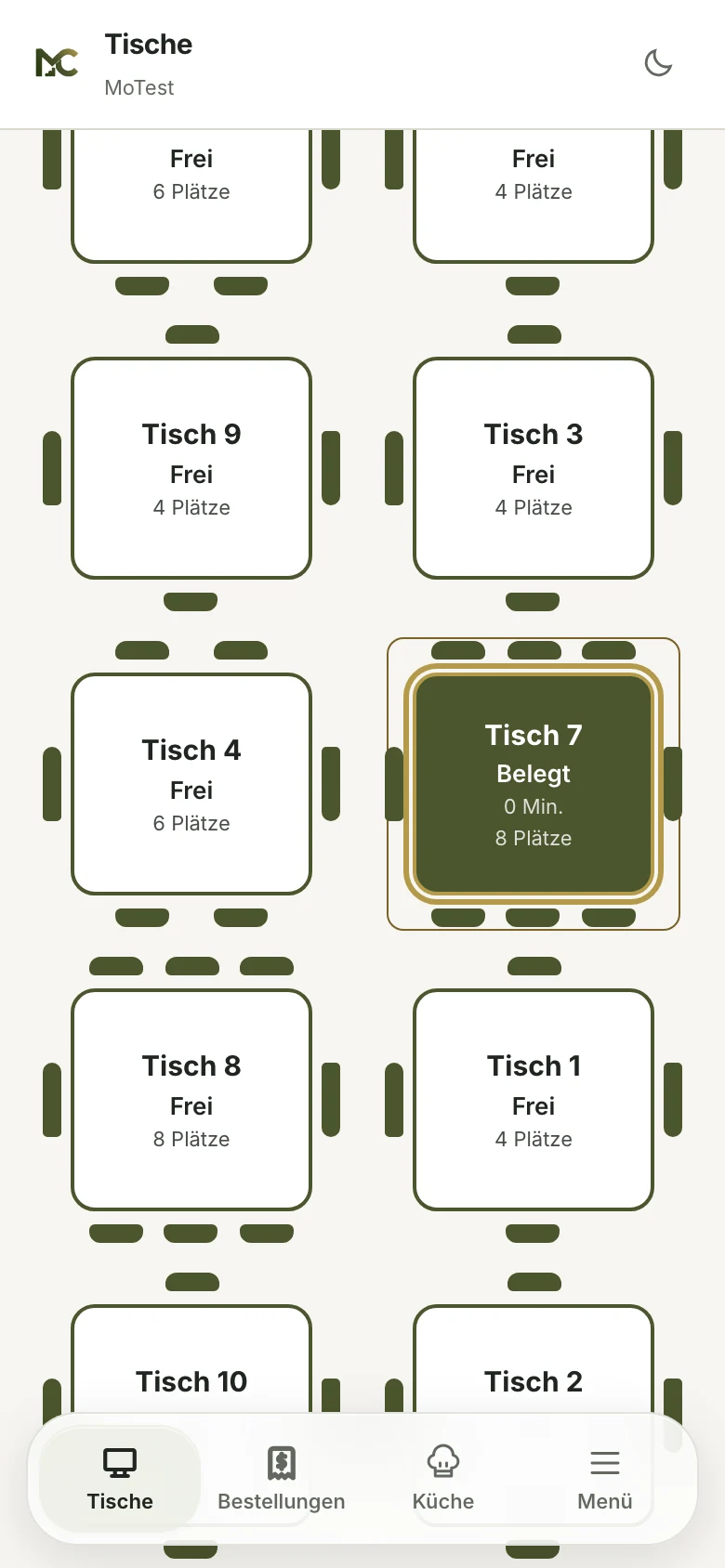 Mobile Restaurant-Bestellung mit Gerichten und manueller Gangfreigabe. Synthetische Beispieldaten.